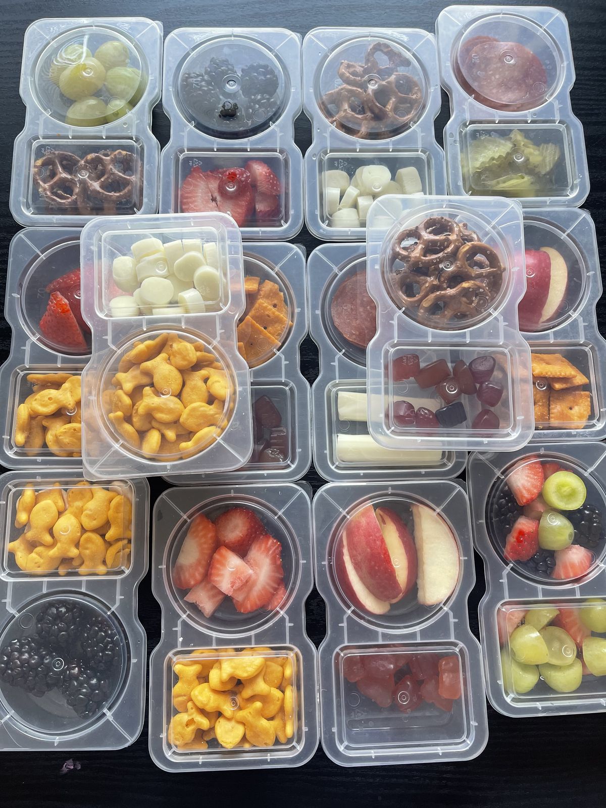 Contenedor de Snack con dos Compartimientos (20 unidades)